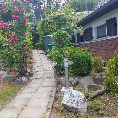 Gemuetliches Ferienhaus In Seenaehe Sewekow Exterior foto